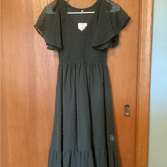 NWT Dark green maternity dress, long. Size small. Swiss dot, flutter sleeve - Picture 5 of 5